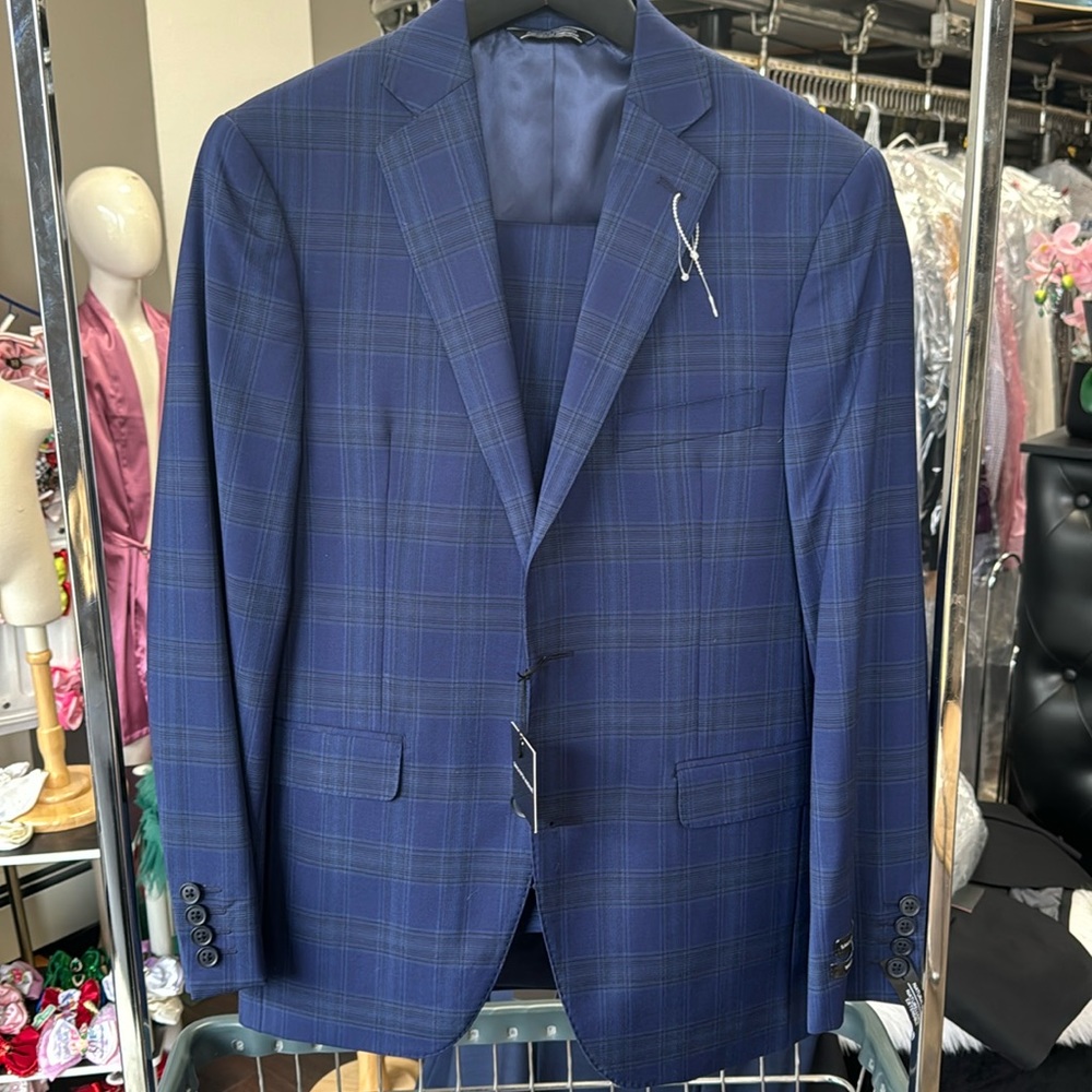 New w tags Saks fifth avenue suit jacket